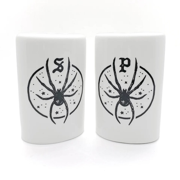 Spider SALT PEPPER holders NEW BY SOURPUSS  GOTH PUNK HOME DECOR KITCHEN - Picture 2 of 4